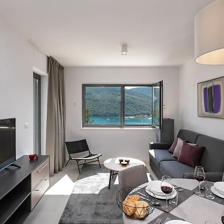 Kanat 1 & 2 With Beautiful Sea View * ראבץ
