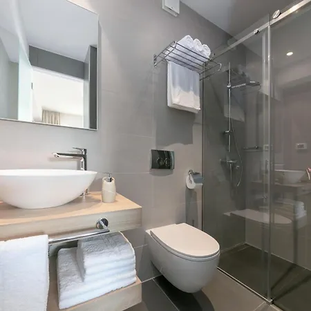 Kanat 1 & 2 With Beautiful Sea View ראבץ