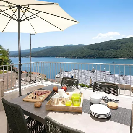 Apartment Kanat With Beautiful Sea View